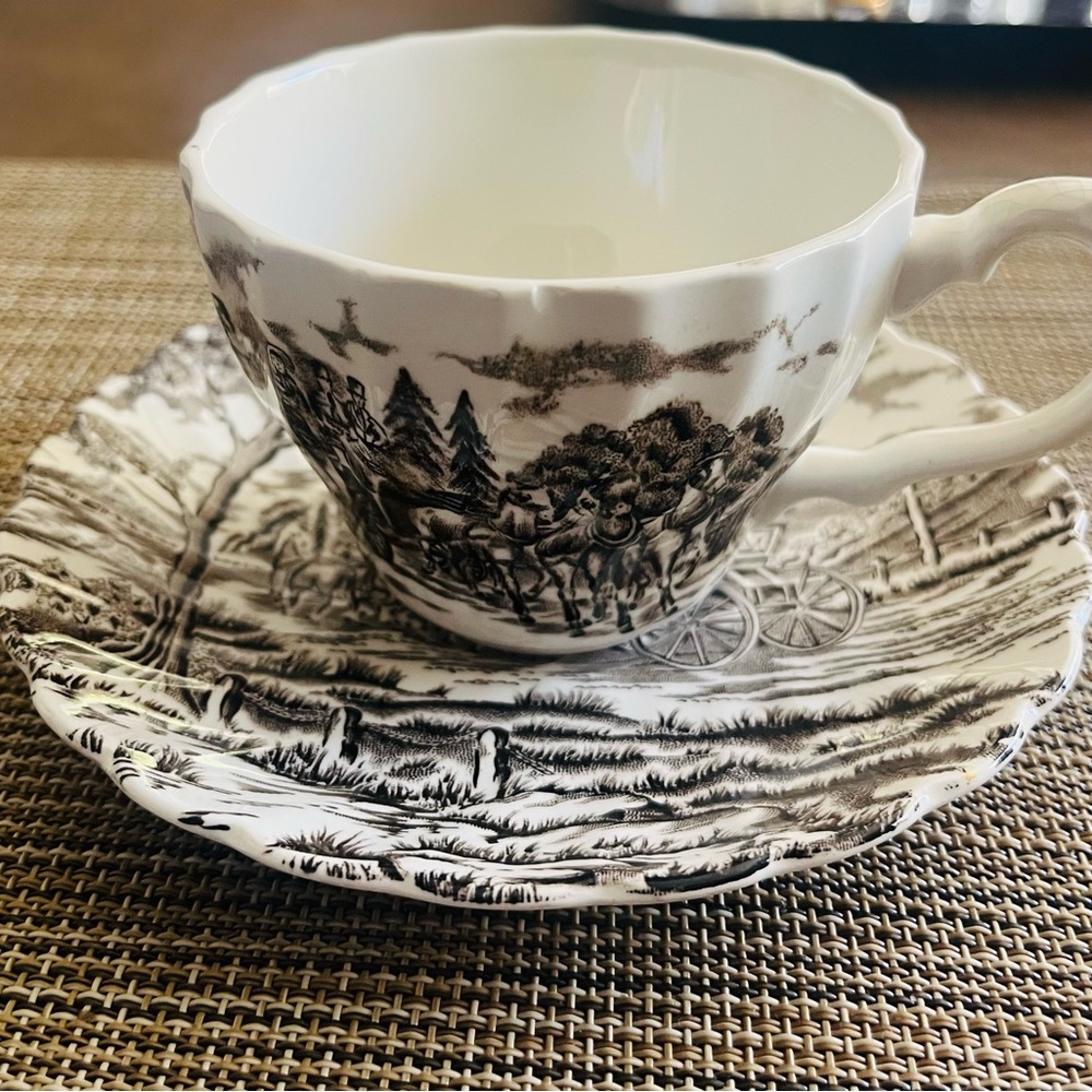 Royal Mail IronStone Scenic Teacup and Saucer Set